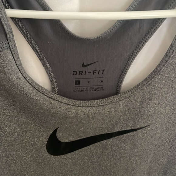 NIKE DRI-FIT work out shirt - Picture 2 of 4